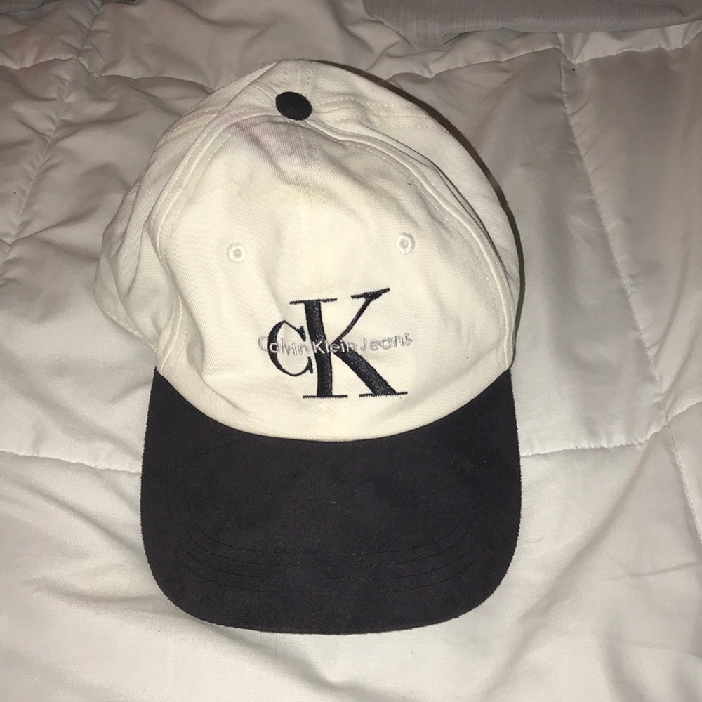 CALVIN KLEIN HAT